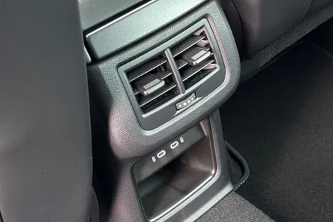 ST25ZJK SEAT Ateca 1.5 TSI EVO FR Sport 5dr DSG Thumbnail #36