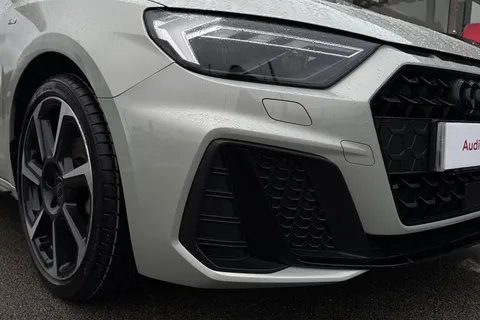 PK74YVP Audi A1 Black Edition 30 TFSI  116 PS 6-speed Thumbnail #10