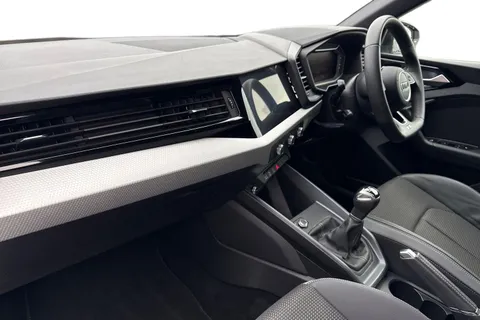 PK74YVP Audi A1 Black Edition 30 TFSI  116 PS 6-speed Thumbnail #16