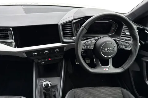 PK74YVP Audi A1 Black Edition 30 TFSI  116 PS 6-speed Thumbnail #19