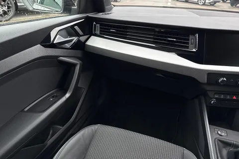 PK74YVP Audi A1 Black Edition 30 TFSI  116 PS 6-speed Thumbnail #21