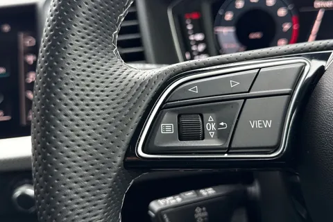 PK74YVP Audi A1 Black Edition 30 TFSI  116 PS 6-speed Thumbnail #34