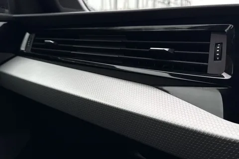 PK74YVP Audi A1 Black Edition 30 TFSI  116 PS 6-speed Thumbnail #43