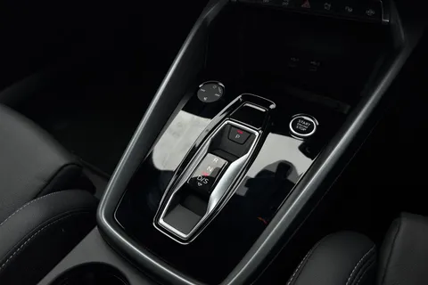 PK25XXJ Audi A3 Black Edition 35 TFSI  150 PS S tronic Thumbnail #24