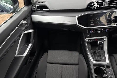 SF74ZGM Audi Q3 Sport 35 TFSI  150 PS S tronic Thumbnail #21