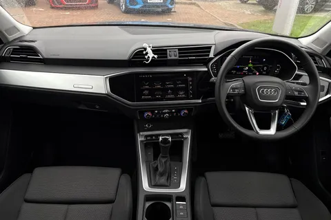 SF74ZGM Audi Q3 Sport 35 TFSI  150 PS S tronic Thumbnail #32