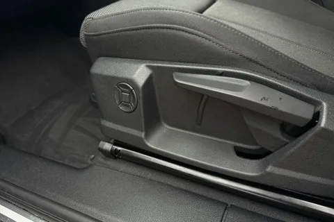 SF74ZGM Audi Q3 Sport 35 TFSI  150 PS S tronic Thumbnail #33
