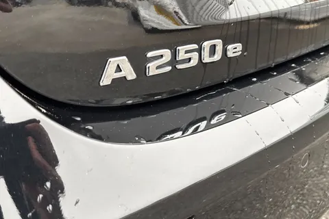 FG70XVF Mercedes-Benz A Class 1.3 A250e 15.6kWh AMG Line (Premium 2) Hatchback 5dr Petrol Plug-in Hybrid 8G-DCT Euro 6 (s/s) (218 ps) Thumbnail #33