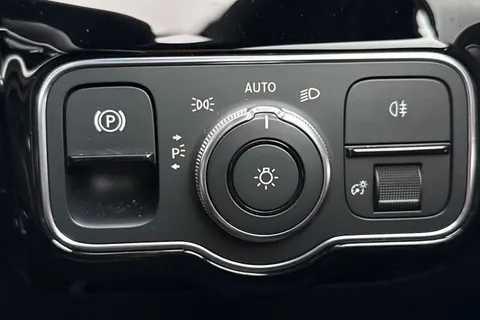 FG70XVF Mercedes-Benz A Class 1.3 A250e 15.6kWh AMG Line (Premium 2) Hatchback 5dr Petrol Plug-in Hybrid 8G-DCT Euro 6 (s/s) (218 ps) Thumbnail #42