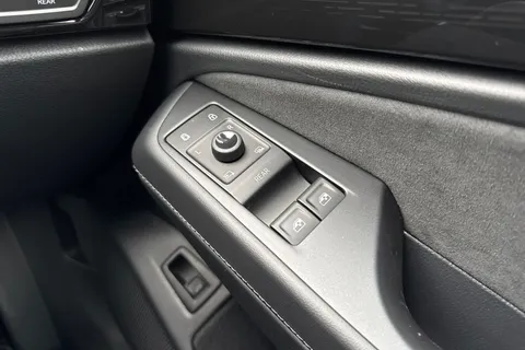 CX75VUS Volkswagen Id.7 250kW 4MOTION GTX Plus 86kWh ⭐ Sunroof, Towbar, DCC⭐ Thumbnail #22