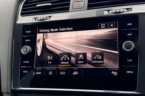 BH19BNA Volkswagen Golf 1.5 TSI EVO 150 Match 5dr | Heated Seats | ACC | Nav Thumbnail #34