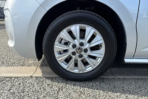 CX74LXY Volkswagen Multivan 1.4 TSI 13kWh Life DSG Euro 6 (s/s) 5dr Thumbnail #9
