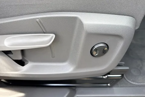 CX74LXY Volkswagen Multivan 1.4 TSI 13kWh Life DSG Euro 6 (s/s) 5dr Thumbnail #31