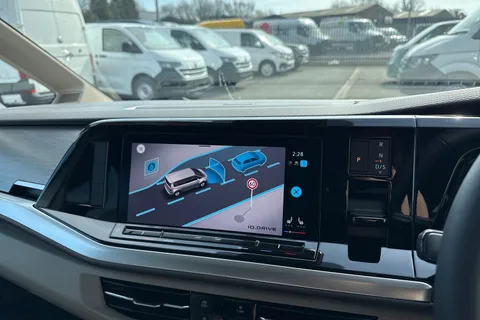 CX74LXY Volkswagen Multivan 1.4 TSI 13kWh Life DSG Euro 6 (s/s) 5dr Thumbnail #45