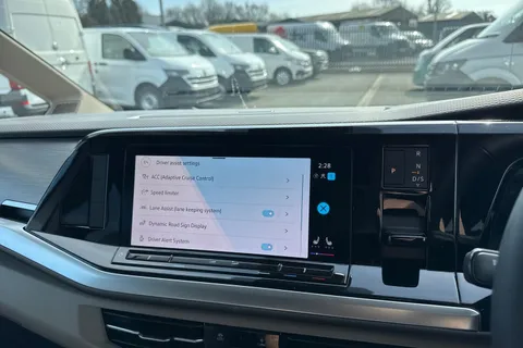 CX74LXY Volkswagen Multivan 1.4 TSI 13kWh Life DSG Euro 6 (s/s) 5dr Thumbnail #46