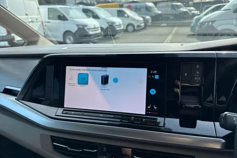 CX74LXY Volkswagen Multivan 1.4 TSI 13kWh Life DSG Euro 6 (s/s) 5dr Thumbnail #47