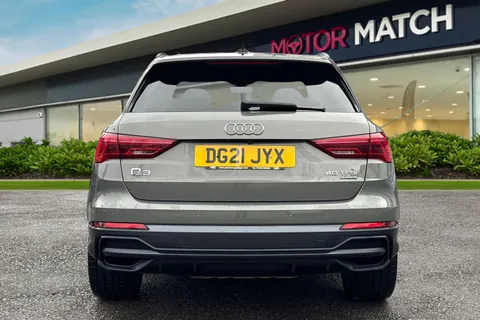 DG21JYX Audi Q3 2.0 TFSI 40 Vorsprung S Tronic quattro Euro 6 (s/s) 5dr Thumbnail #5