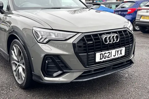 DG21JYX Audi Q3 2.0 TFSI 40 Vorsprung S Tronic quattro Euro 6 (s/s) 5dr Thumbnail #9