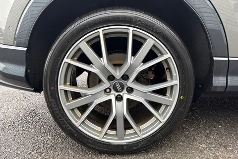 DG21JYX Audi Q3 2.0 TFSI 40 Vorsprung S Tronic quattro Euro 6 (s/s) 5dr Thumbnail #10