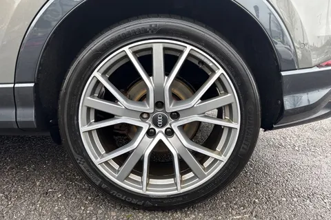 DG21JYX Audi Q3 2.0 TFSI 40 Vorsprung S Tronic quattro Euro 6 (s/s) 5dr Thumbnail #12