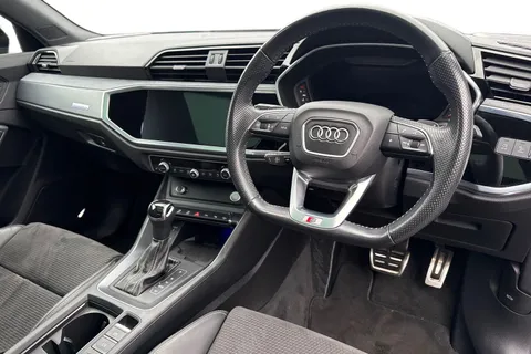 DG21JYX Audi Q3 2.0 TFSI 40 Vorsprung S Tronic quattro Euro 6 (s/s) 5dr Thumbnail #14