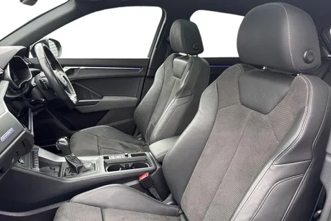 DG21JYX Audi Q3 2.0 TFSI 40 Vorsprung S Tronic quattro Euro 6 (s/s) 5dr Thumbnail #16