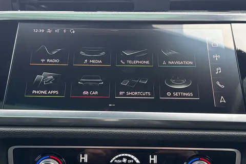 DG21JYX Audi Q3 2.0 TFSI 40 Vorsprung S Tronic quattro Euro 6 (s/s) 5dr Thumbnail #17