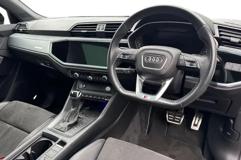 DG21JYX Audi Q3 2.0 TFSI 40 Vorsprung S Tronic quattro Euro 6 (s/s) 5dr Thumbnail #18