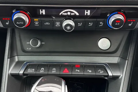 DG21JYX Audi Q3 2.0 TFSI 40 Vorsprung S Tronic quattro Euro 6 (s/s) 5dr Thumbnail #22