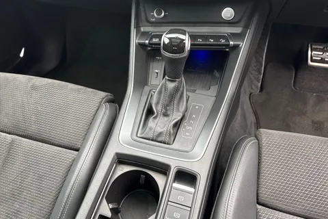 DG21JYX Audi Q3 2.0 TFSI 40 Vorsprung S Tronic quattro Euro 6 (s/s) 5dr Thumbnail #23