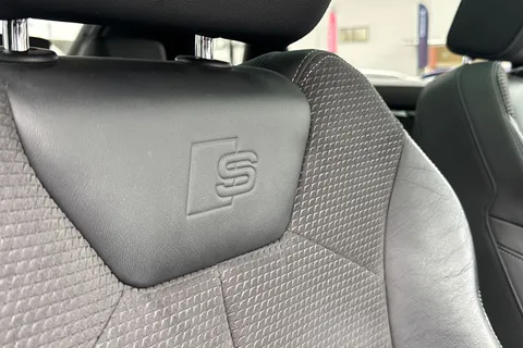 DG21JYX Audi Q3 2.0 TFSI 40 Vorsprung S Tronic quattro Euro 6 (s/s) 5dr Thumbnail #32