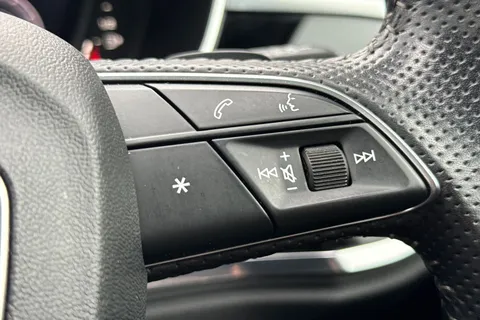 DG21JYX Audi Q3 2.0 TFSI 40 Vorsprung S Tronic quattro Euro 6 (s/s) 5dr Thumbnail #45