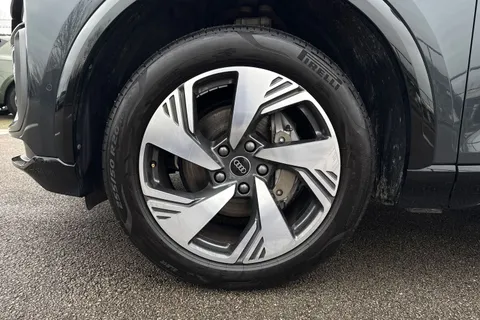 KY74FLZ Audi Q6 E-Tron Q6 SUV S line e-tron quattro 285,00 kW Thumbnail #12