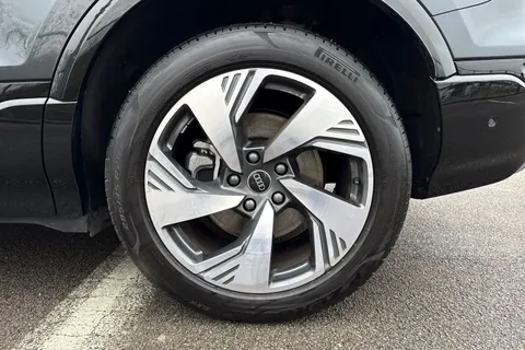 KY74FLZ Audi Q6 E-Tron Q6 SUV S line e-tron quattro 285,00 kW Thumbnail #13