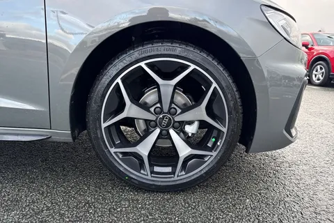 Audi A1 1.0 TFSI 25 Black Edition Sportback S Tronic Euro 6 (s/s) 5dr Thumbnail #9