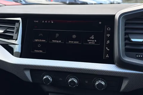  Audi A1 1.0 TFSI 25 Black Edition Sportback S Tronic Euro 6 (s/s) 5dr Thumbnail #26