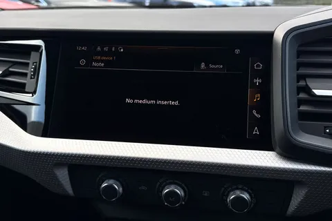  Audi A1 1.0 TFSI 25 Black Edition Sportback S Tronic Euro 6 (s/s) 5dr Thumbnail #32