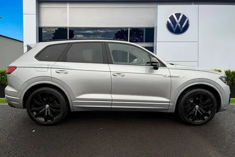 PX20DWY Volkswagen Touareg 3.0 V6 TDI 4Motion Black Edition 5dr Tip Auto **DYNAUDIO, HEADS UP** Thumbnail #4