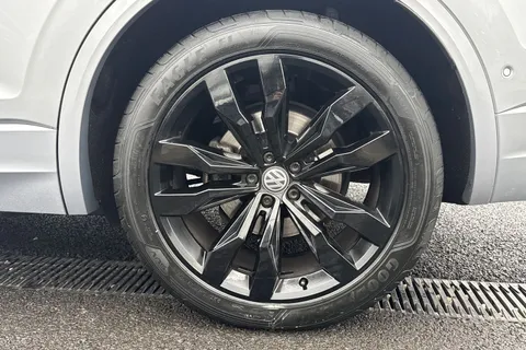 PX20DWY Volkswagen Touareg 3.0 V6 TDI 4Motion Black Edition 5dr Tip Auto **DYNAUDIO, HEADS UP** Thumbnail #14