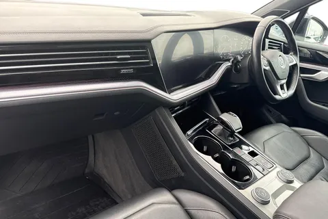 PX20DWY Volkswagen Touareg 3.0 V6 TDI 4Motion Black Edition 5dr Tip Auto **DYNAUDIO, HEADS UP** Thumbnail #16