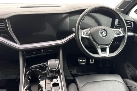 PX20DWY Volkswagen Touareg 3.0 V6 TDI 4Motion Black Edition 5dr Tip Auto **DYNAUDIO, HEADS UP** Thumbnail #19
