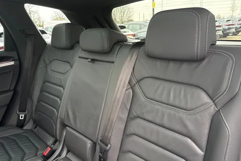 PX20DWY Volkswagen Touareg 3.0 V6 TDI 4Motion Black Edition 5dr Tip Auto **DYNAUDIO, HEADS UP** Thumbnail #20