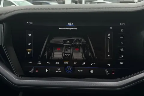 PX20DWY Volkswagen Touareg 3.0 V6 TDI 4Motion Black Edition 5dr Tip Auto **DYNAUDIO, HEADS UP** Thumbnail #23