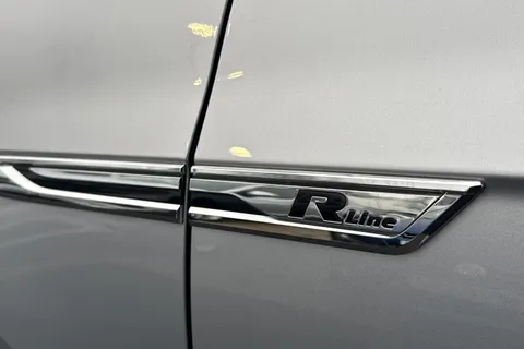 PX20DWY Volkswagen Touareg 3.0 V6 TDI 4Motion Black Edition 5dr Tip Auto **DYNAUDIO, HEADS UP** Thumbnail #28