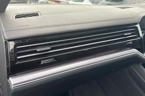 PX20DWY Volkswagen Touareg 3.0 V6 TDI 4Motion Black Edition 5dr Tip Auto **DYNAUDIO, HEADS UP** Thumbnail #34