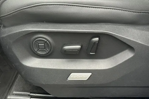 PX20DWY Volkswagen Touareg 3.0 V6 TDI 4Motion Black Edition 5dr Tip Auto **DYNAUDIO, HEADS UP** Thumbnail #36