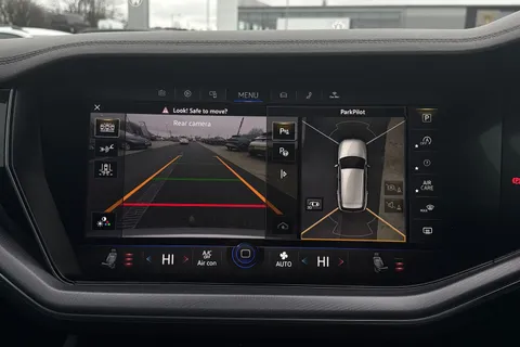 PX20DWY Volkswagen Touareg 3.0 V6 TDI 4Motion Black Edition 5dr Tip Auto **DYNAUDIO, HEADS UP** Thumbnail #46