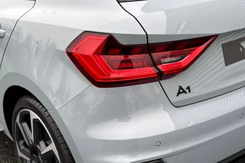  Audi A1 1.5 TFSI 35 Black Edition Sportback S Tronic Euro 6 (s/s) 5dr Thumbnail #7