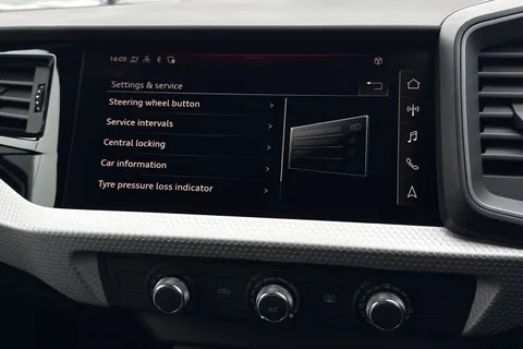  Audi A1 1.5 TFSI 35 Black Edition Sportback S Tronic Euro 6 (s/s) 5dr Thumbnail #33