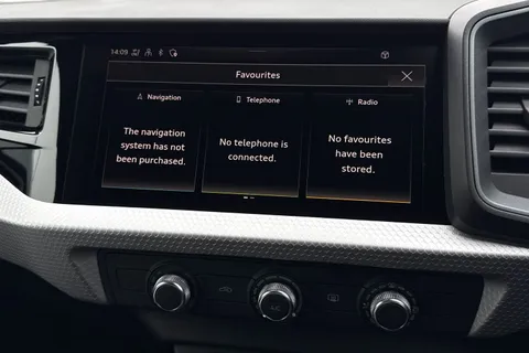  Audi A1 1.5 TFSI 35 Black Edition Sportback S Tronic Euro 6 (s/s) 5dr Thumbnail #34